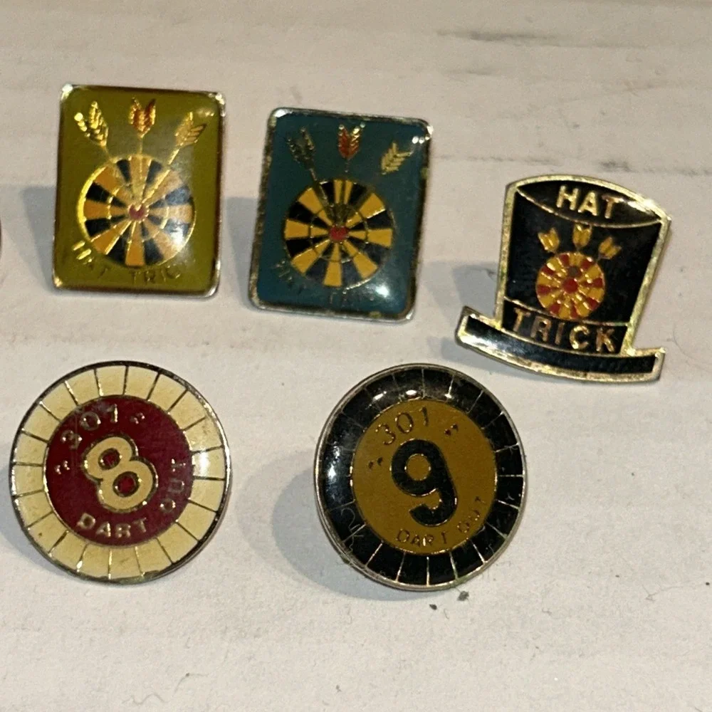 Vintage Hat‎ Trick Collectible Darts Competition Sport Souvenir Lapel Pin Lot B3
